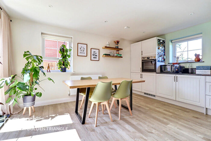 4 Bedroom Detached House For Sale In Woolhouse Way, Norwich, NR4