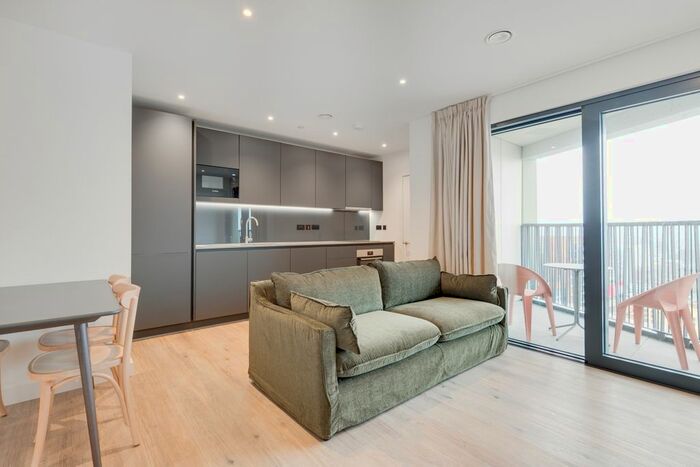 2 Bedroom Flat To Rent In Riverstone Heights, Reed Avenue, Bromley By Bow, E3