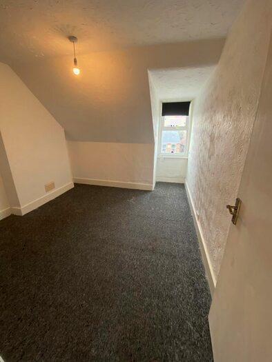 1 Bedroom Flat To Rent In Bedroom Flat &#; Wellesley Road, Clacton-On-Sea, CO15