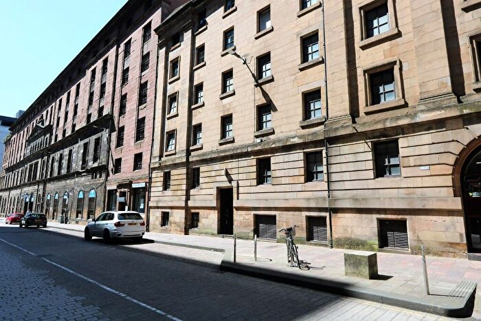 2 Bedroom Flat To Rent In James Watt Street, Glasgow, G2