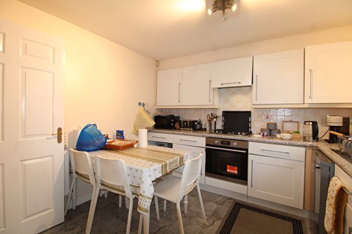 4 Bedroom Detached House For Sale In Morgan Close, Leagrave, Luton, LU4