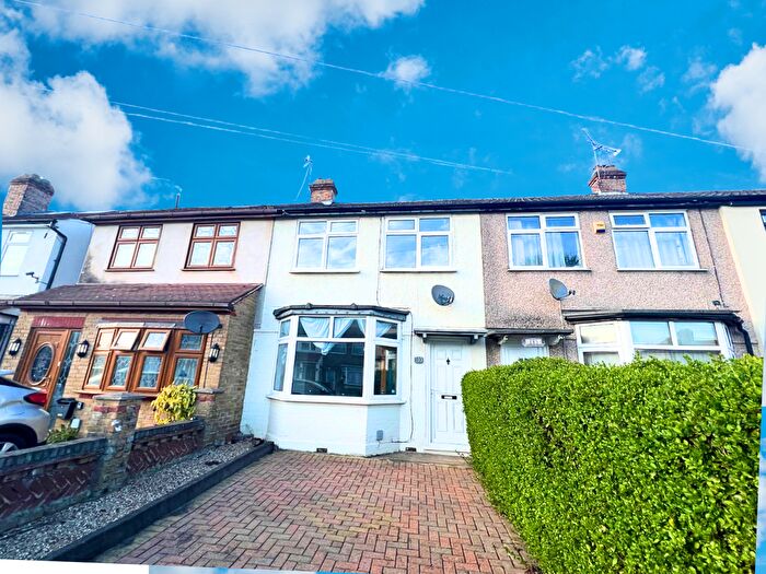 3 Bedroom End Of Terrace House To Rent In Western Avenue, Dagenham, RM10