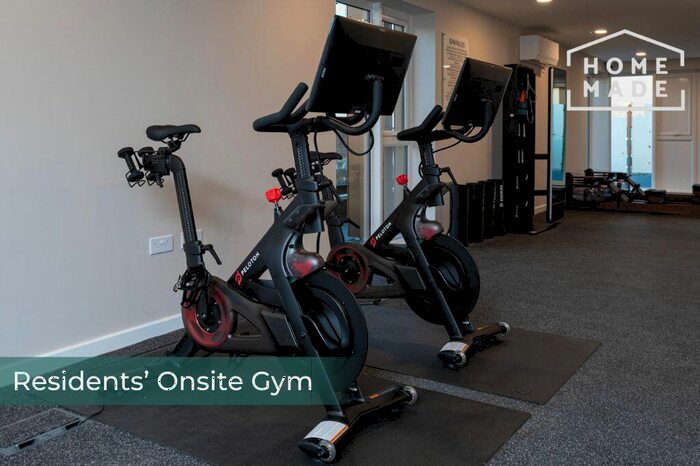 3 Bedroom Flat To Rent In Walton Court, KT12