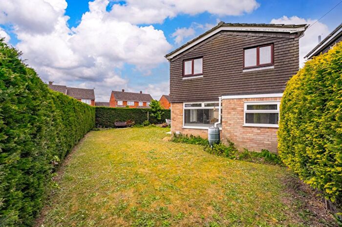 3 Bedroom Detached House For Sale In Ashleigh Gardens, Wymondham, NR18