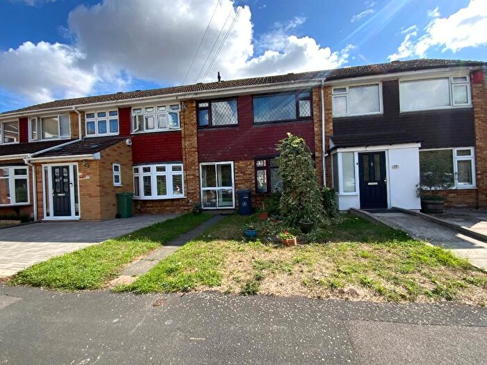 3 Bedroom Terraced House For Sale In Hawkinge Way, Hornchurch, RM12