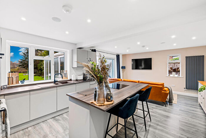 3 Bedroom Detached Bungalow For Sale In Ref: El - Povey Cross Road, Horley, RH6