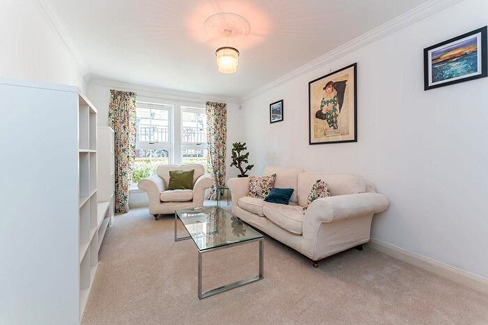 2 Bedroom Flat To Rent In Ratcliffe Terrace, Edinburgh, EH9