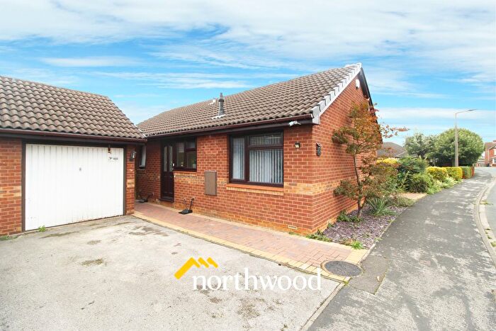 2 Bedroom Bungalow To Rent In St Marys Drive, Dunsville, Doncaster, DN7