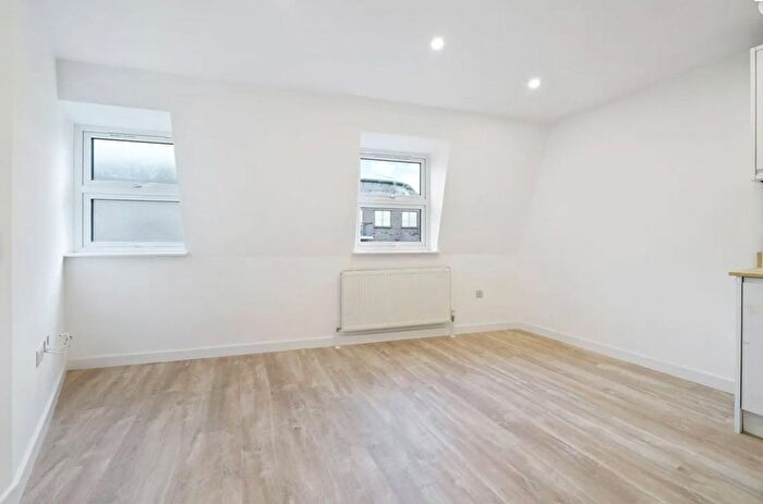 1 Bedroom Flat To Rent In Fortune Green Road, Finchley Road, London, NW6