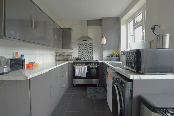4 Bedroom Terraced House To Rent In Paget Road, Slough, Berkshire, SL3