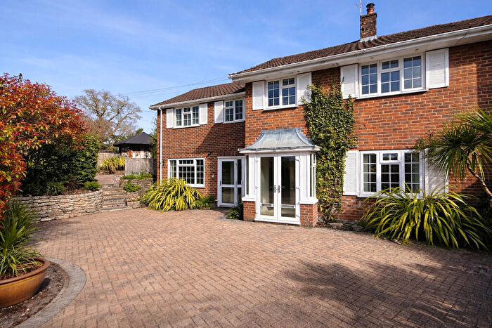 2 Bedroom Apartment To Rent In Gosport Lane, Lyndhurst, SO43