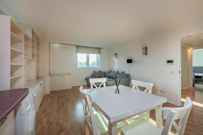 2 Bedroom Flat To Rent In Perspective Building, Westminster Bridge Road, Waterloo, SE1