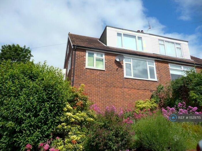 2 Bedroom Semi-Detached House To Rent In Stoney Croft, Horsforth, Leeds, LS18