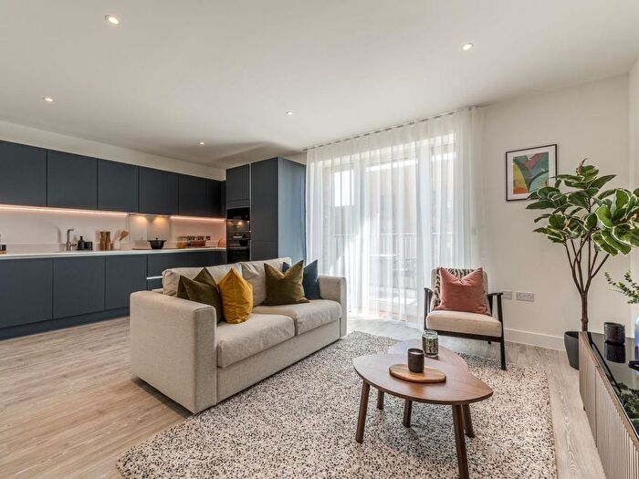 1 Bedroom Flat For Sale In Kent Avenue, Dagenham, RM9