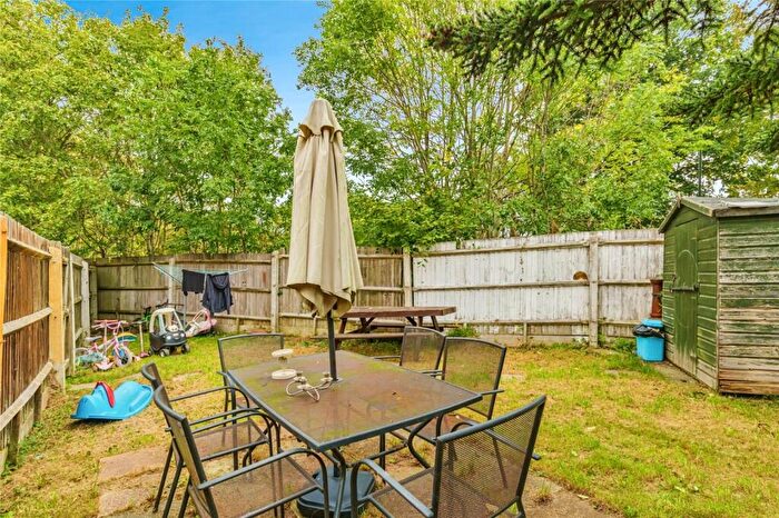 1 Bedroom End Of Terrace House For Sale In Jersey Road, Crawley, West Sussex, RH11