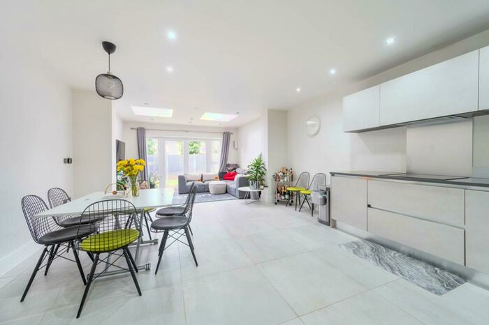 4 Bedroom Terraced House To Rent In The Boltons, Sudbury, Wembley, HA0