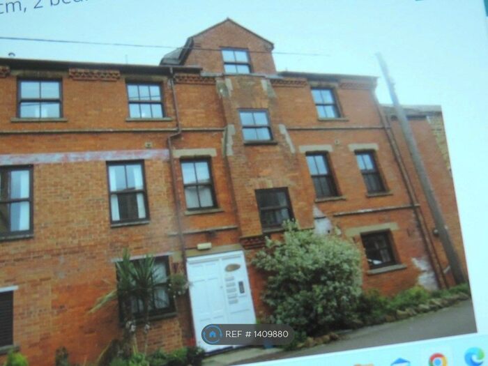 2 Bedroom Flat To Rent In Wychway House, Deddington, Banbury, OX15