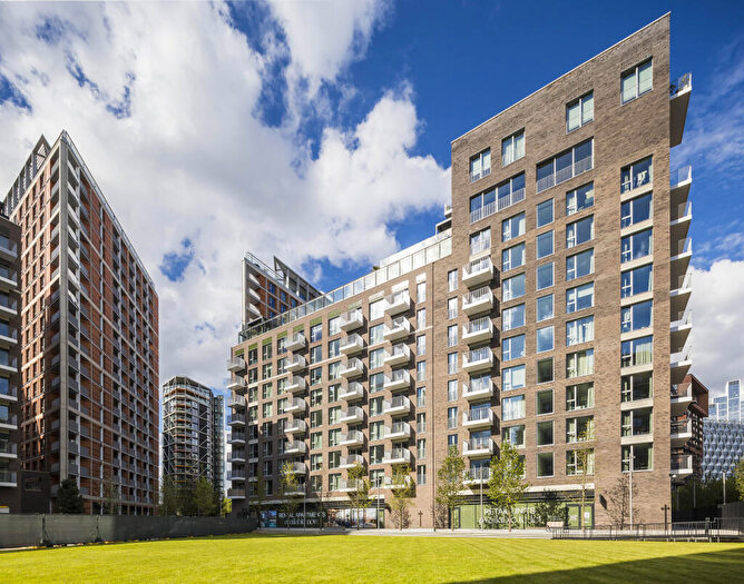 1 Bedroom Flat To Rent In Bloom East, Nine Elms Ln, Nine Elms, London, SW11