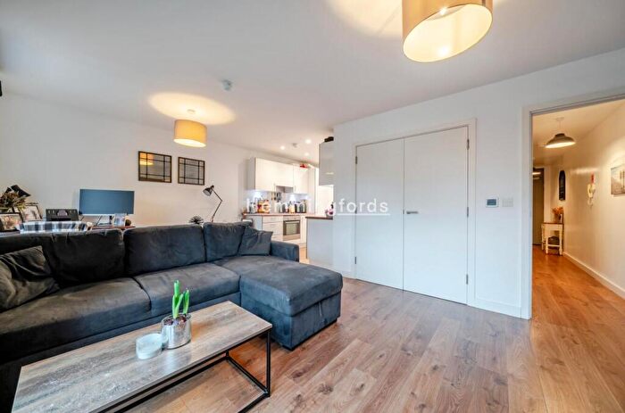 1 Bedroom Apartment For Sale In Bevenden Street, London, N1