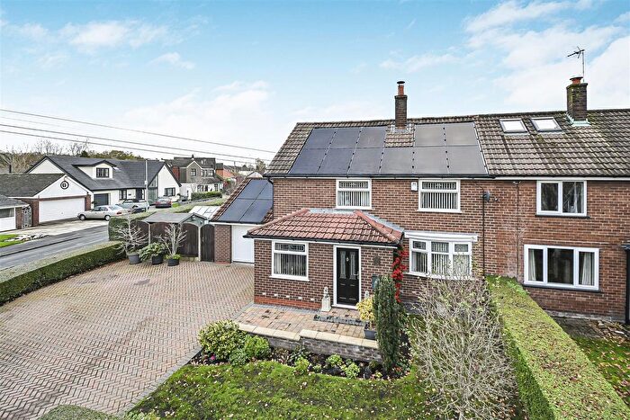 3 Bedroom Semi-Detached House For Sale In Lime Grove, Lowton, WA3