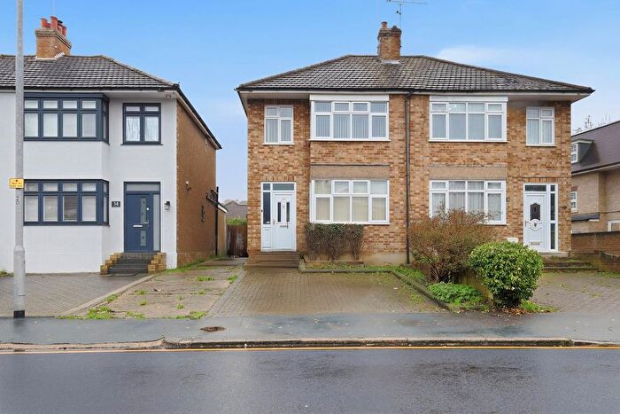 3 Bedroom Semi-detached House For Sale In Crescent Road, Warley, Brentwood, CM14