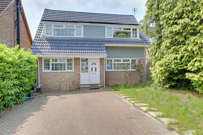 4 Bedroom Detached House For Sale In Kidmore Road, Caversham Heights, RG4