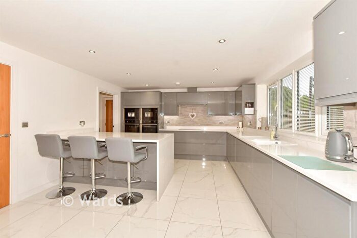 5 Bedroom Detached House For Sale In Lower Road, Temple Ewell, Dover, Kent, CT16