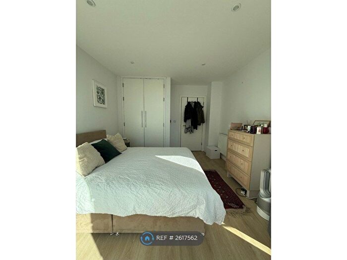 1 Bedroom Flat To Rent In Blackfriars Road, London, SE1