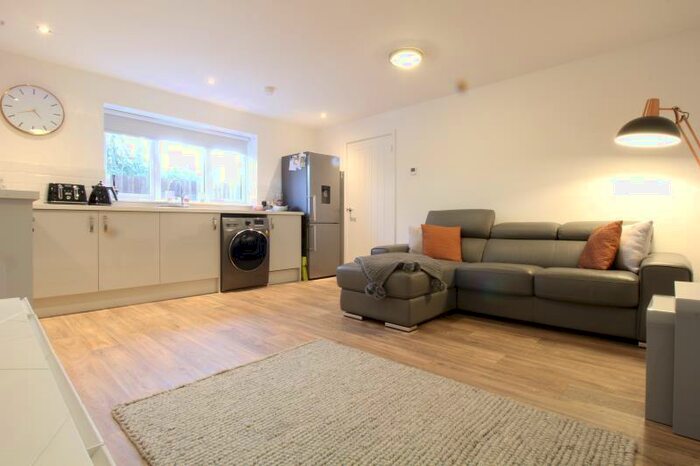 1 Bedroom Flat To Rent In Station Road, Colchester, CO7