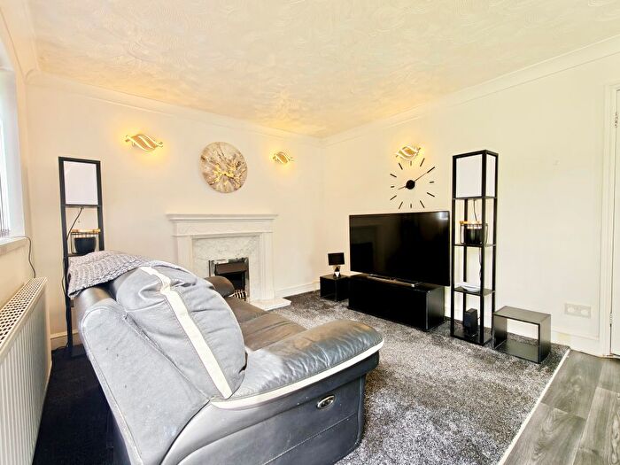 2 Bedroom Flat To Rent In Lakeside Walk, Birmingham, B23