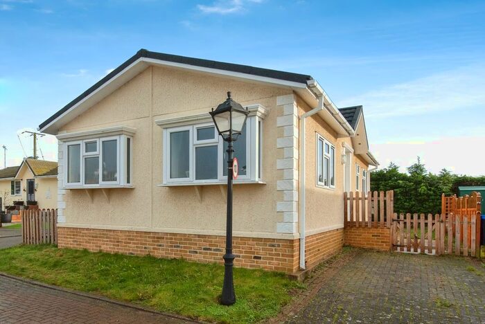 2 Bedroom Park Home For Sale In Kingsmead, Rymer Court, Barnham, Thetford, IP24