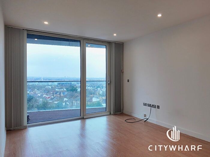 2 Bedroom Flat To Rent In Flat, Newgate Tower, Newgate, Croydon, CR0