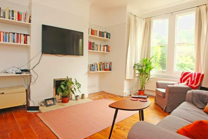 1 Bedroom Flat To Rent In Dunstans Road, East Dulwich, London, SE22