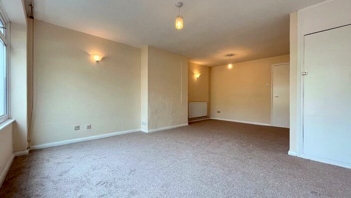 3 Bedroom Terraced House To Rent In St. James Avenue, Sutton, Surrey, SM1