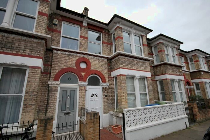 2 Bedroom Flat To Rent In Blackwater Street, London, SE22
