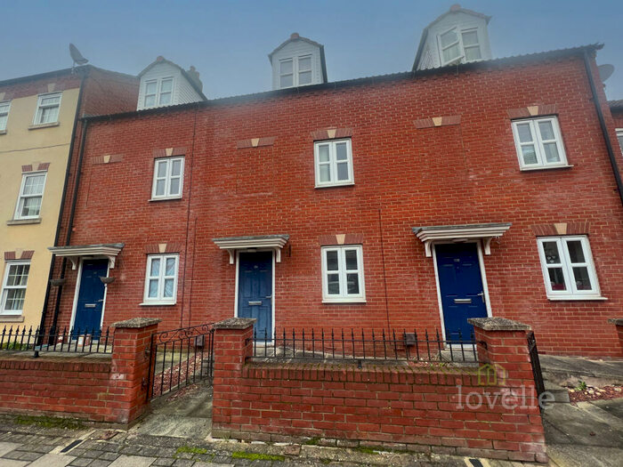 3 Bedroom Town House To Rent In Church Street, Gainsborough, DN21