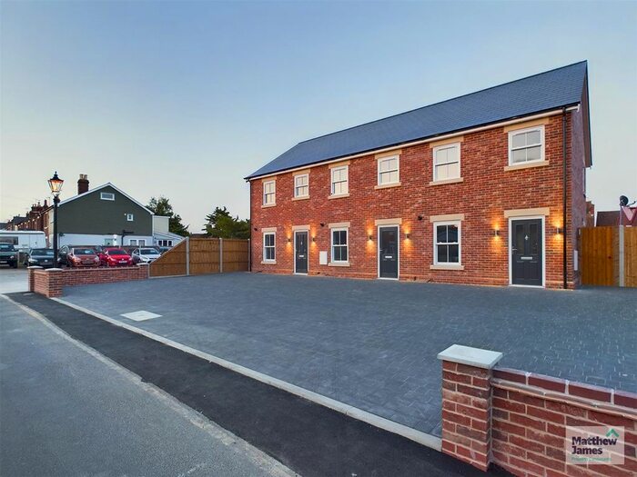 2 Bedroom End Of Terrace House To Rent In High Street North, West Mersea, Colchester, CO5