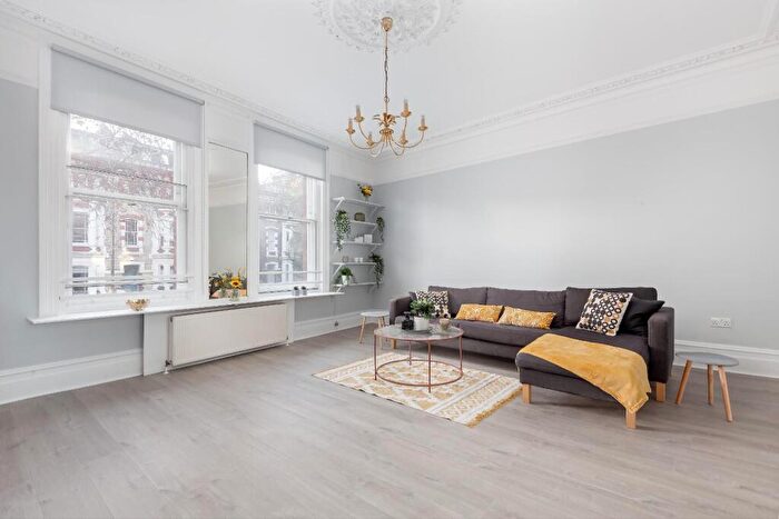1 Bedroom Apartment To Rent In Rosslyn Hill, Hampstead, NW3