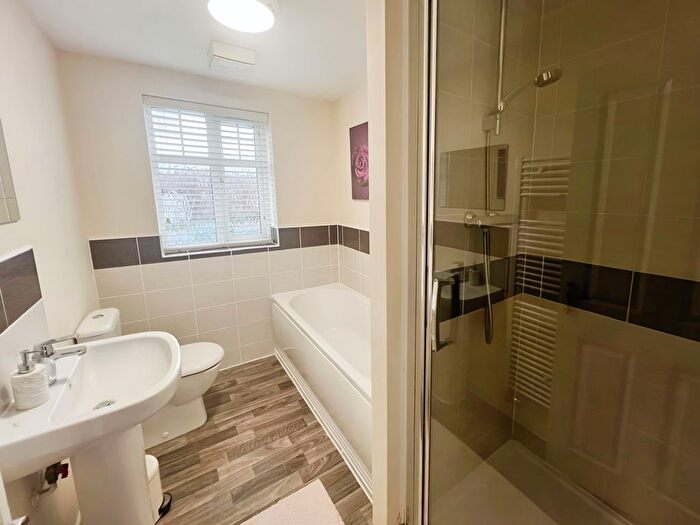 3 Bedroom End Of Terrace House For Sale In Betony Road, Coton Park, Rugby, Warwickshire, CV23