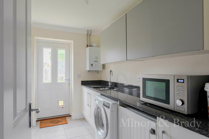 6 Bedroom Detached House For Sale In Minnow Way, Mulbarton, NR14