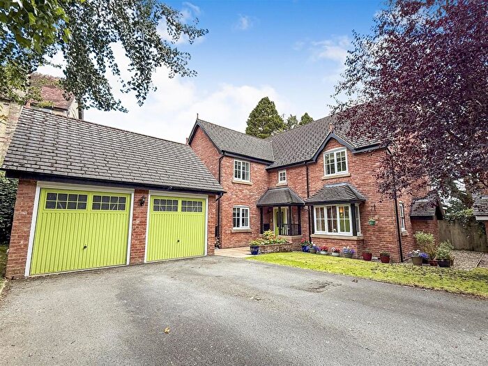 4 Bedroom Detached House For Sale In Mount Rise, Oswestry, SY11