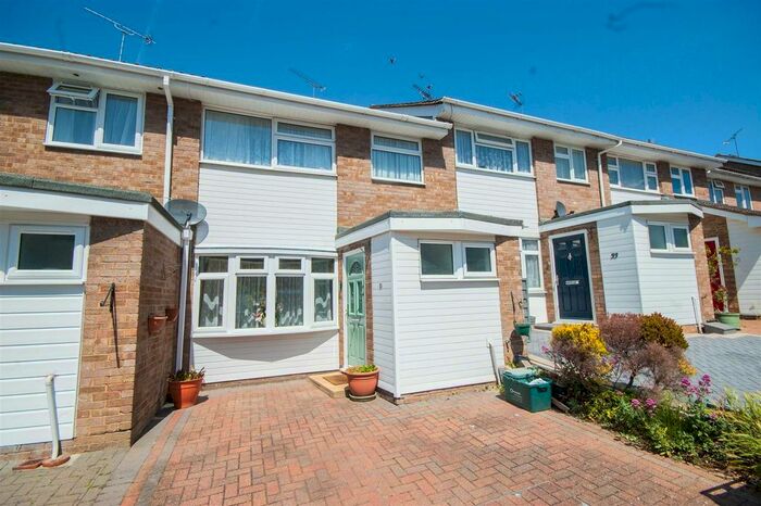 3 Bedroom Terraced House To Rent In Parklands Drive, Chelmsford, CM1