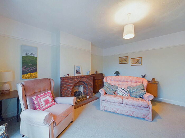 2 Bedroom Flat For Sale In Chesham Close, Goring By Sea, Worthing, BN12