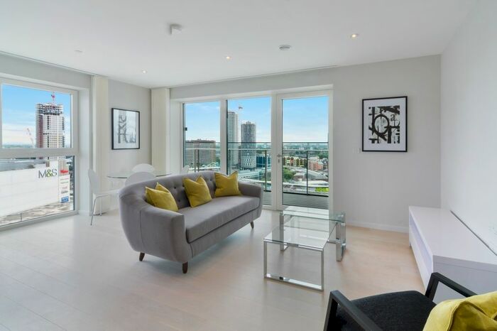 2 Bedroom Flat To Rent In Glasshouse Gardens, Stratford, London, E20