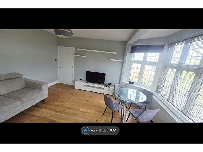 2 Bedroom Flat To Rent In Addiscombe Road, Croydon, CR0