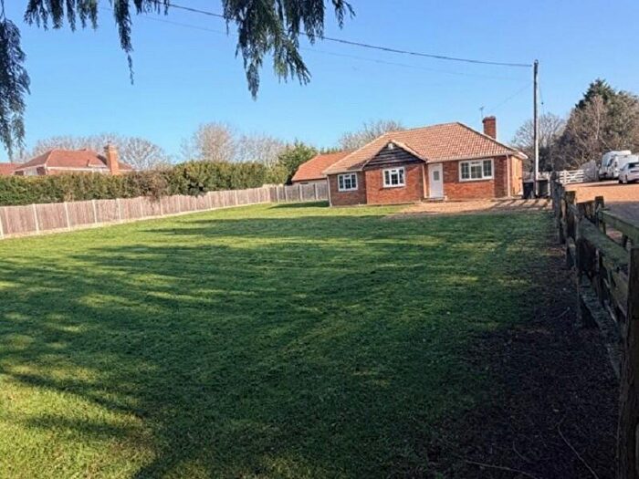 3 Bedroom Detached House To Rent In Southwick Road, North Boarhunt, Fareham, Hampshire., PO17