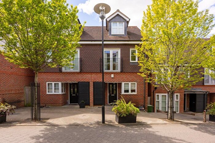 3 Bedroom Semi Detached House For Sale In Uplands Road, Guildford, Surrey, GU1