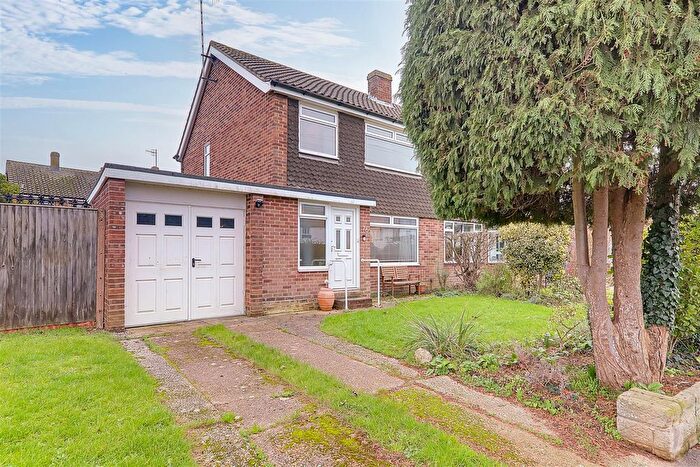 3 Bedroom Semi Detached House For Sale In Cokeham Lane, Sompting, BN15