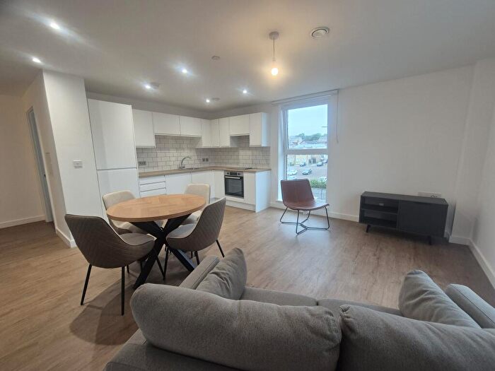 2 Bedroom Apartment To Rent In Cow Green, Halifax, HX1