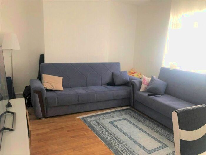2 Bedroom Flat To Rent In Park Road, Enfield, EN3